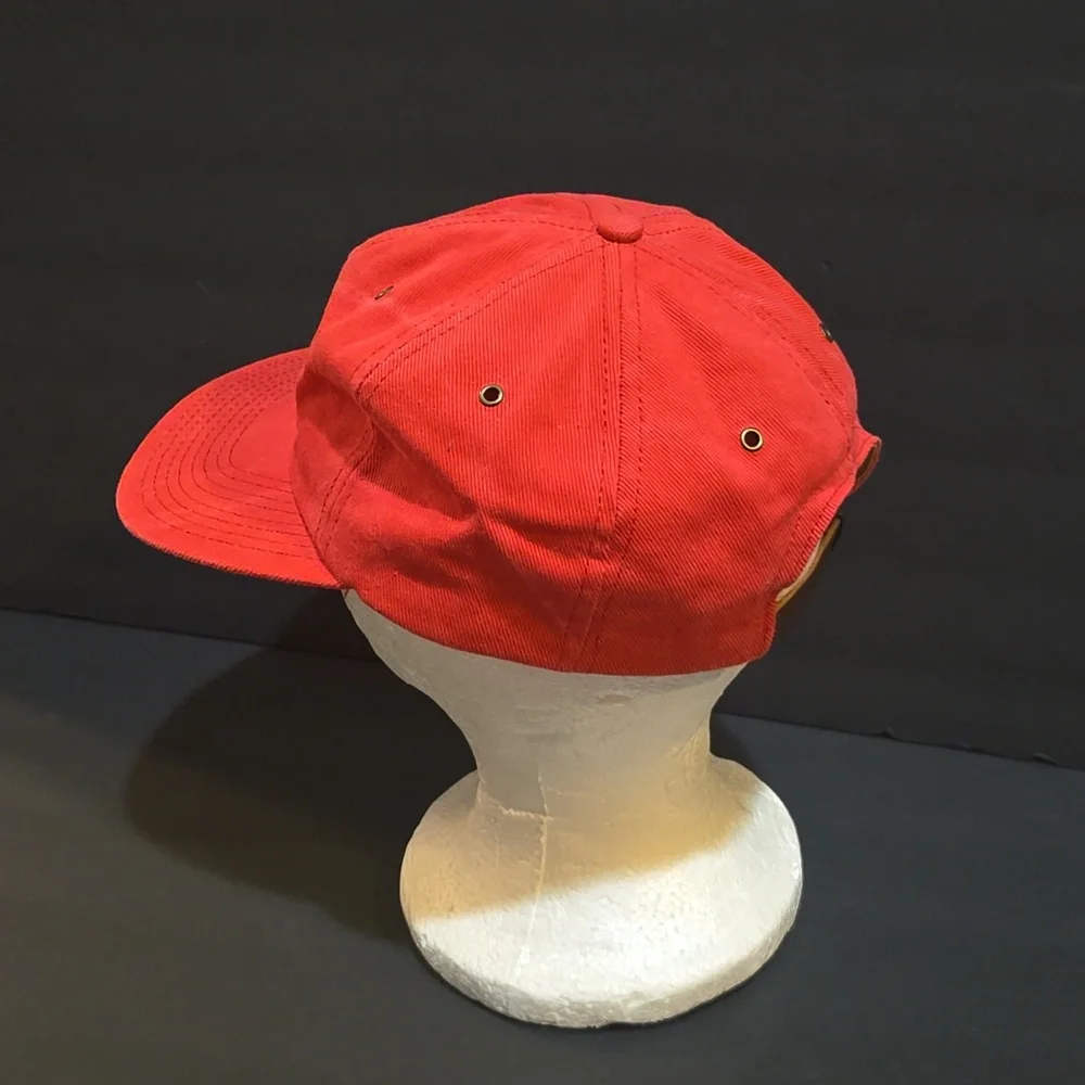 1990s NEW MICKEY MOUSE DISNEY GOOFY HAT COMPANY RED LEATHER STRAP HAT USA